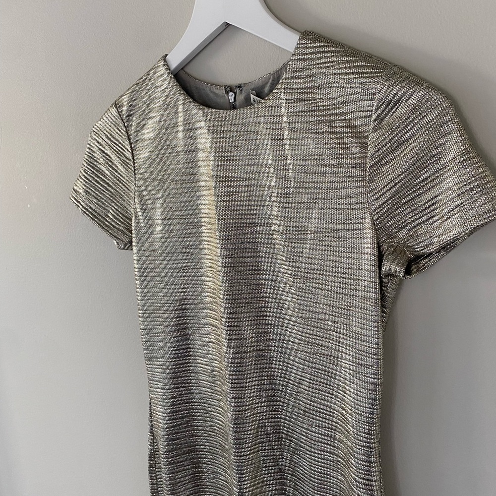 Alice + Olivia NWT Delora Silver Foil Dress - Picture 5 of 12